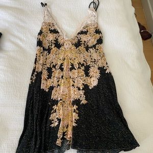 Free People XS flowy floral dress